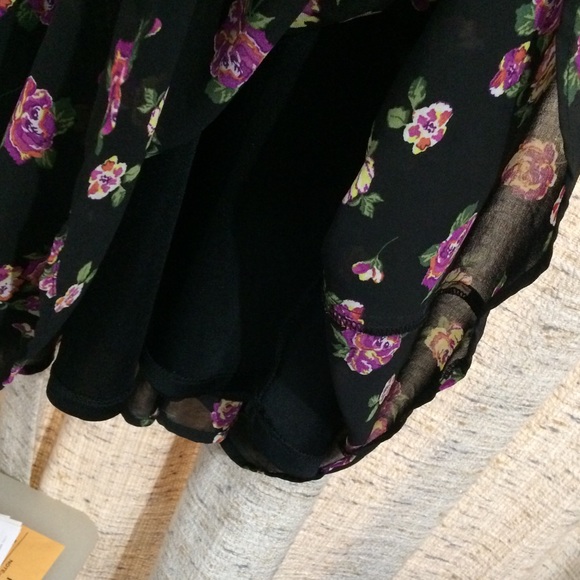 Torrid Multi-Color Floral Print Chiffon Cold Shoulder V-Neck Dress - Picture 4 of 11